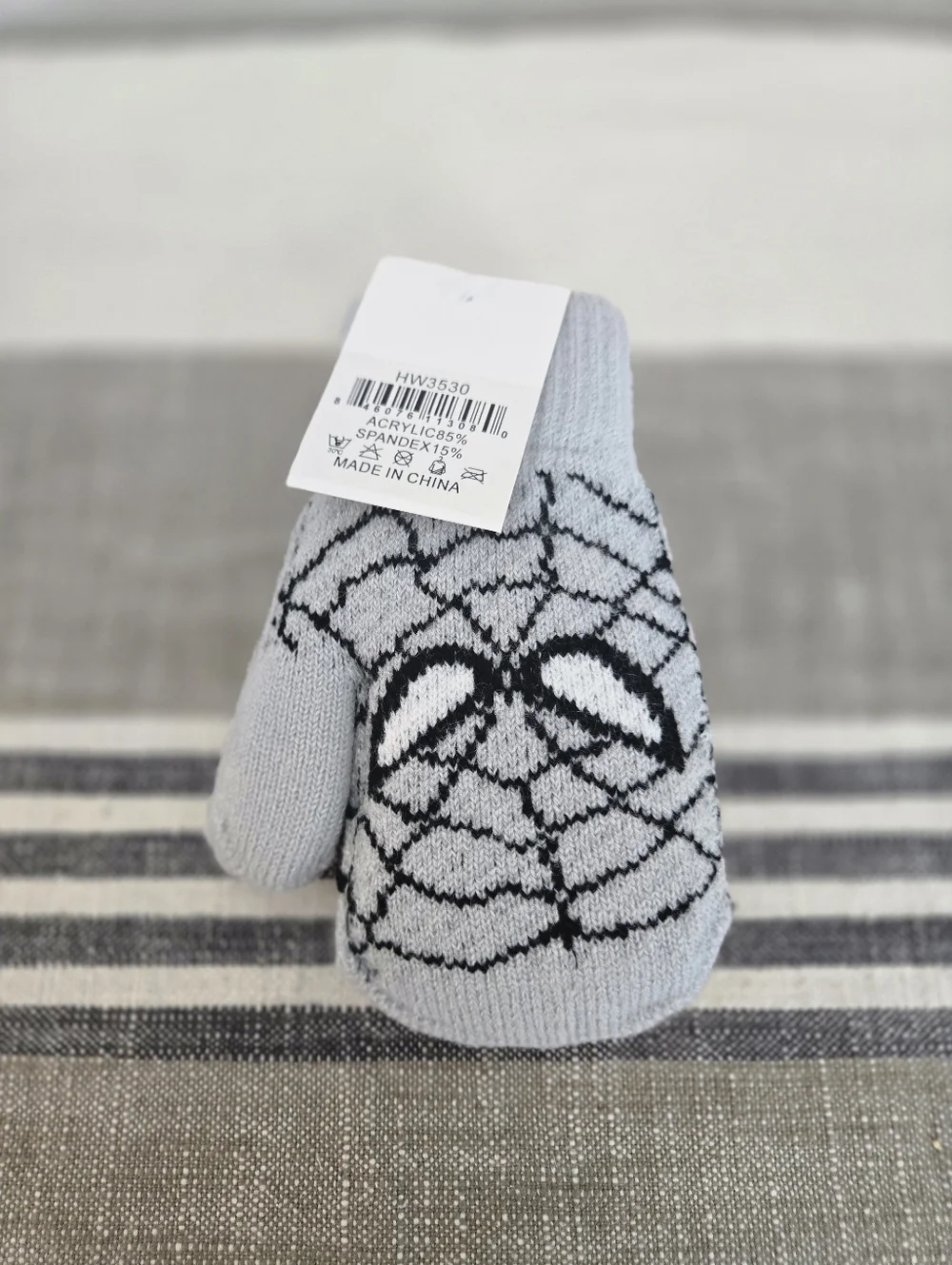 Toddler NWT Kids Grey Spider Man Character Mittens